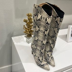 Schutz Maryana boot 7.5